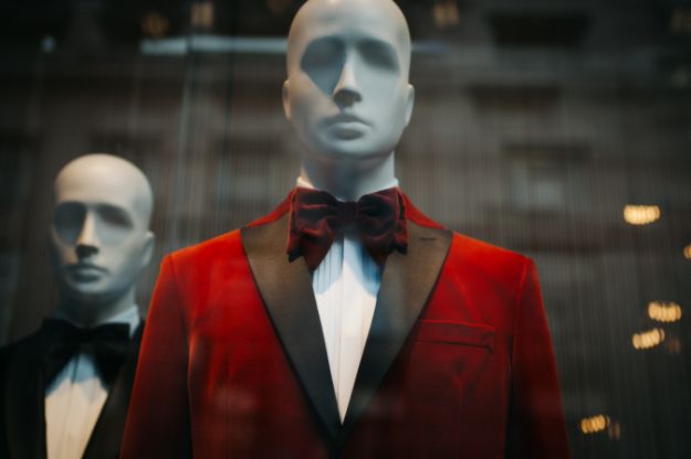 Check out Tie A Bow Tie Like A Boss | How Men Dress Formal at https://howmendress.com/tie-a-bow-tie/